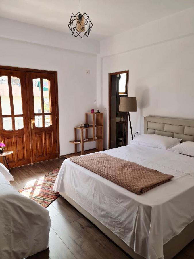 Guesthouse "Shtepia Ime" Permet Exterior photo